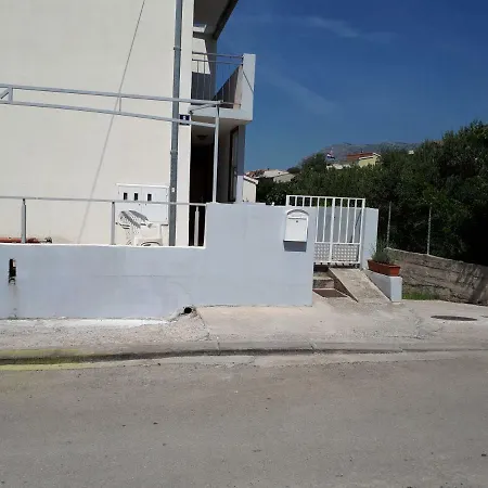 Apartment Apartman Adela *